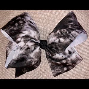 SOLD! Jojo Siwa black/white tie dye hair bow, EUC!
